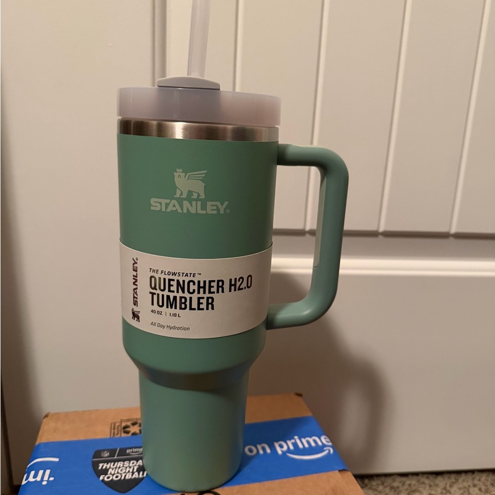 STANLEY 40 oz TUMBLER - NEW Adventure Quencher eucalyptus green cup